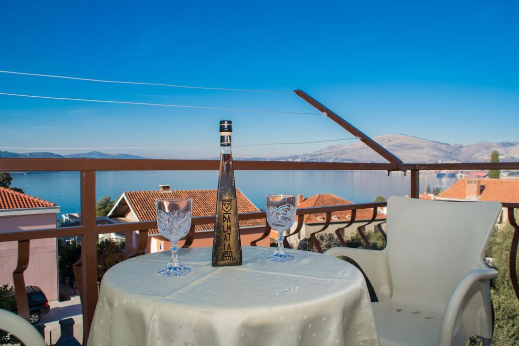 Apartmani Gaube Trogir Exterior photo